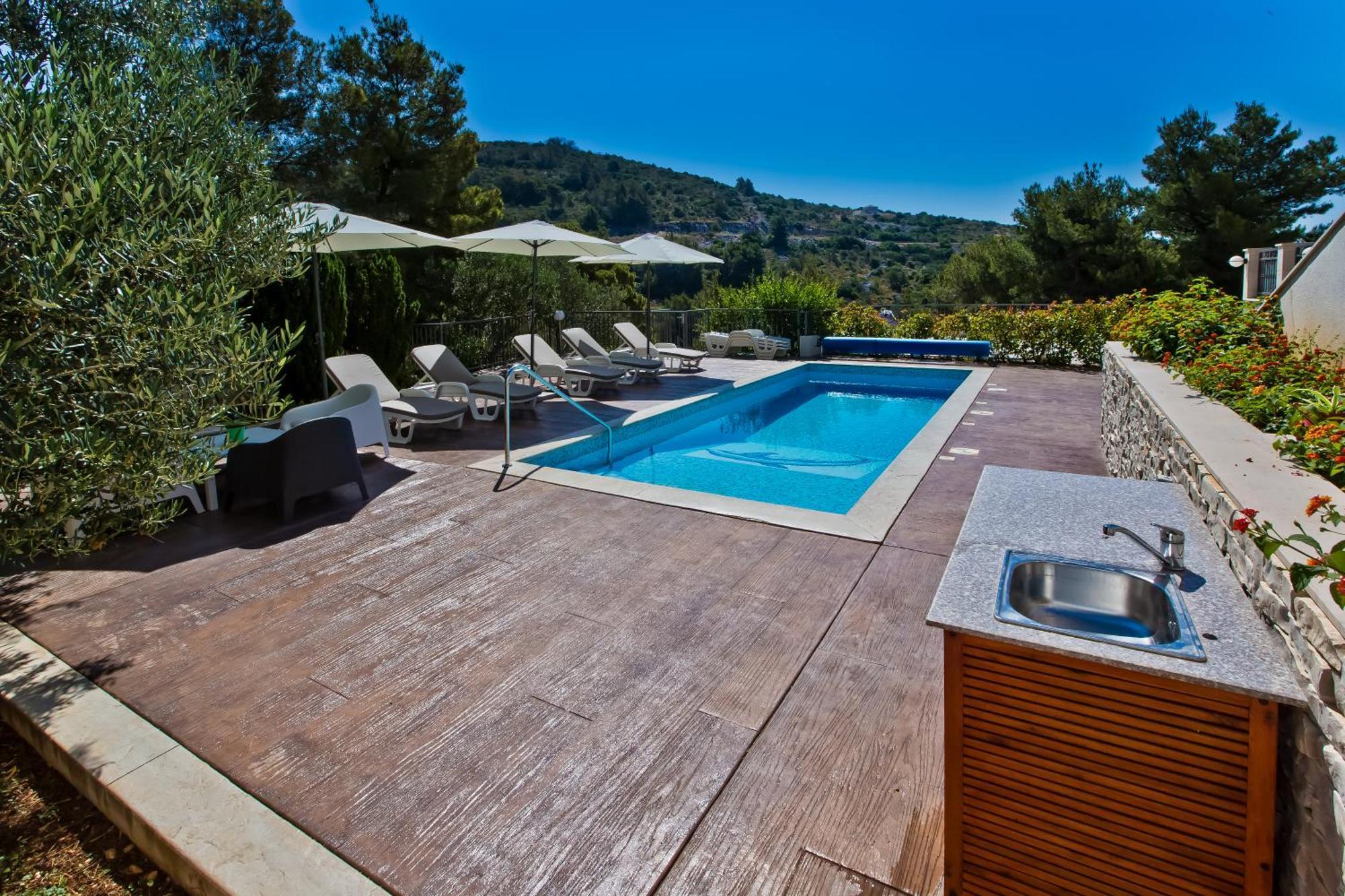 Luxurious Apartments Maslina With Beach Μίλνα Εξωτερικό φωτογραφία